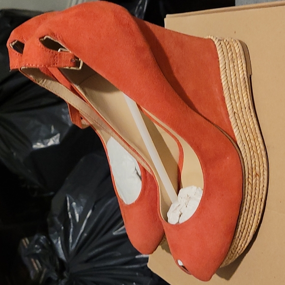 Zara high heel peep toe wedge. Size 38/ 7.5. Coral color with box. Great - Picture 2 of 6